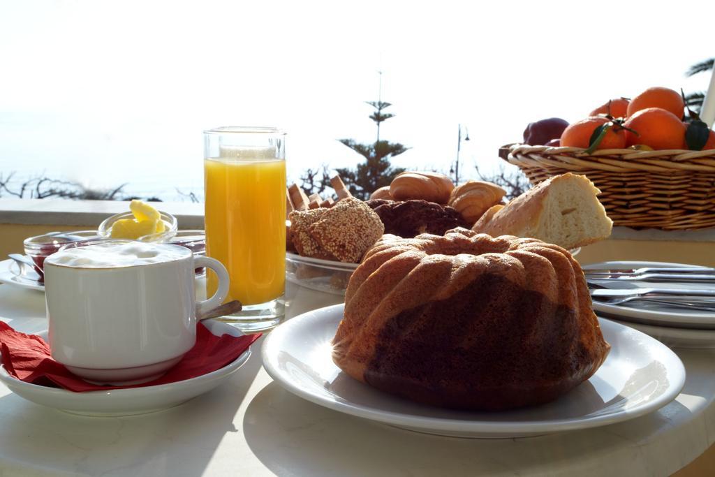 Evoikos Beach & Resort Livanátai Eksteriør bilde